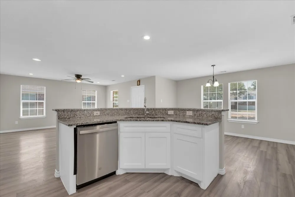 808 SW 24th Street Mineral Wells, TX 76067