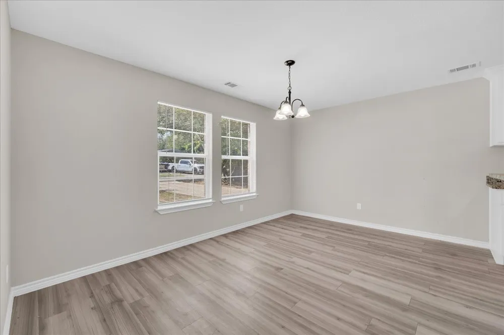808 SW 24th Street Mineral Wells, TX 76067