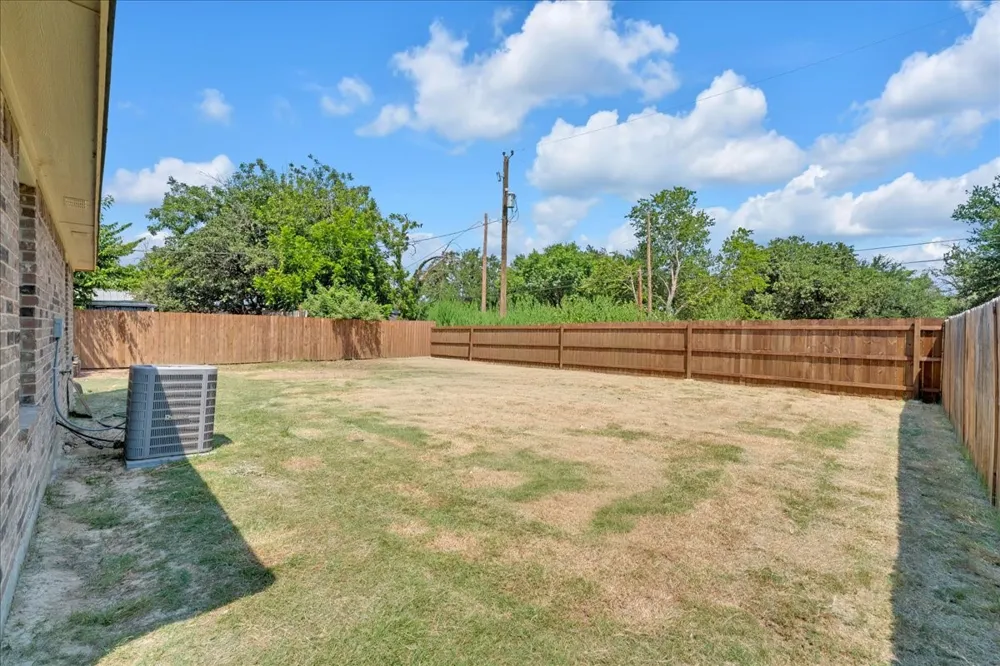 808 SW 24th Street Mineral Wells, TX 76067