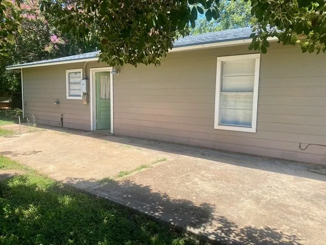 720 West Street Burnet, TX 78611