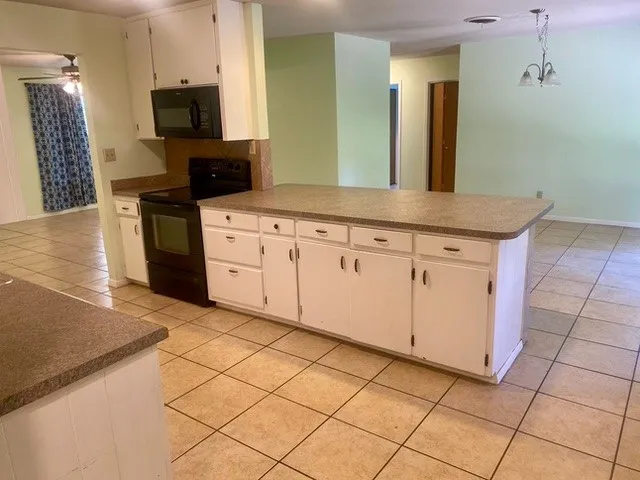 720 West Street Burnet, TX 78611