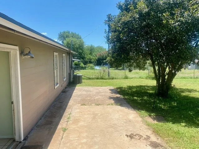 720 West Street Burnet, TX 78611