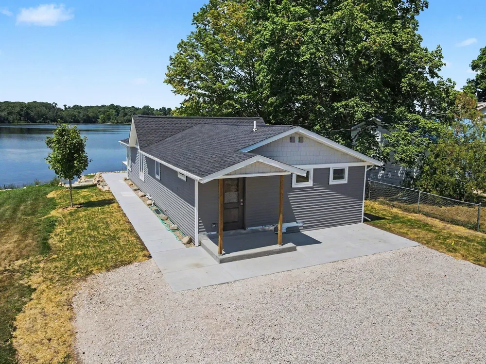 52070 Lake Avenue Mendon Township, MI 49093