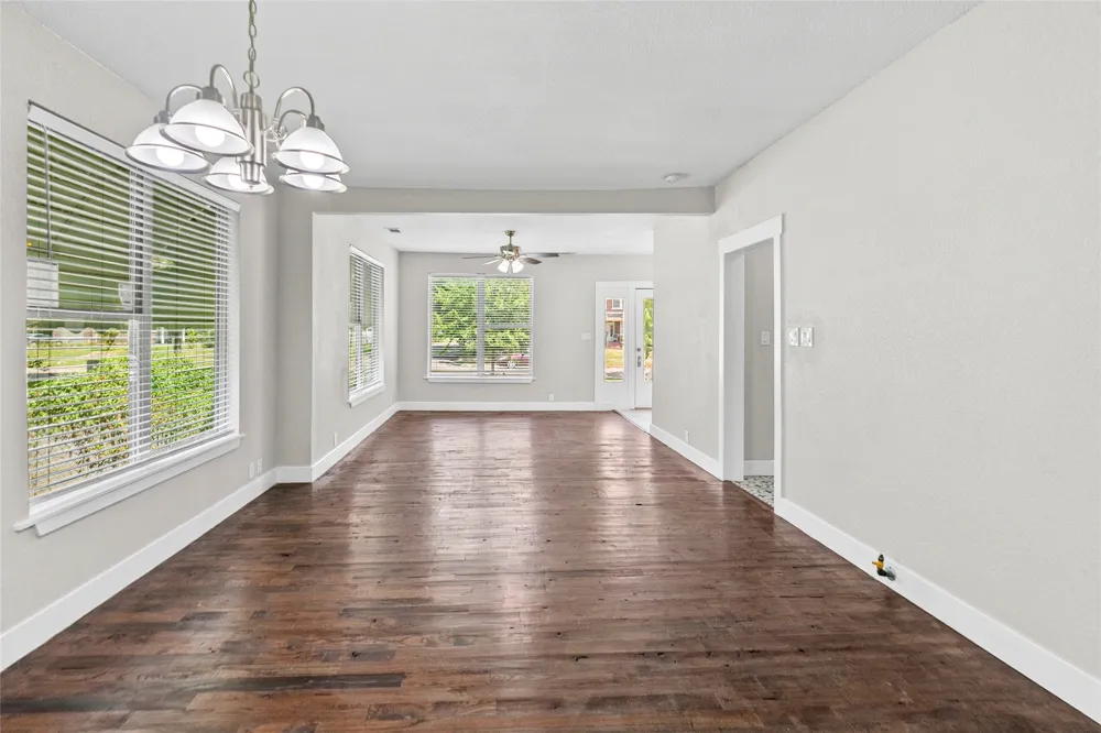 419 W 5th Street Bonham, TX 75418