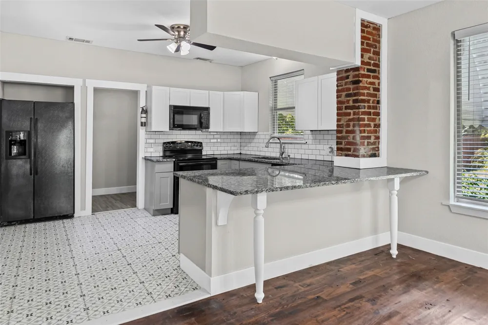 419 W 5th Street Bonham, TX 75418