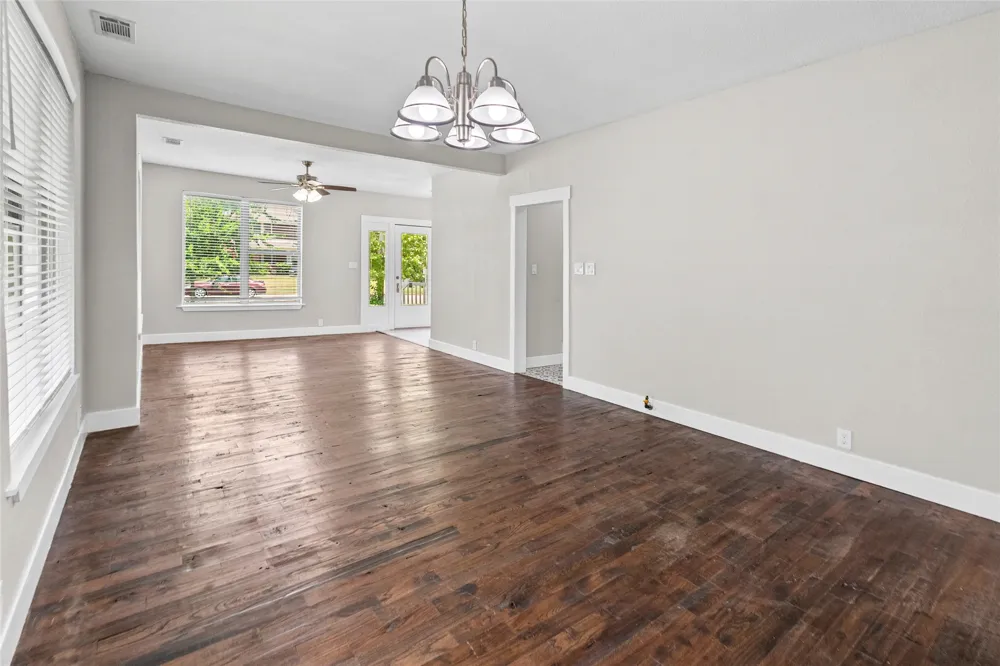 419 W 5th Street Bonham, TX 75418