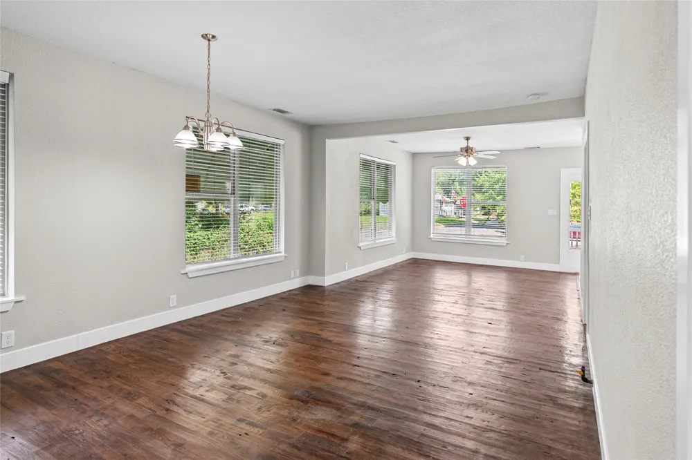 419 W 5th Street Bonham, TX 75418
