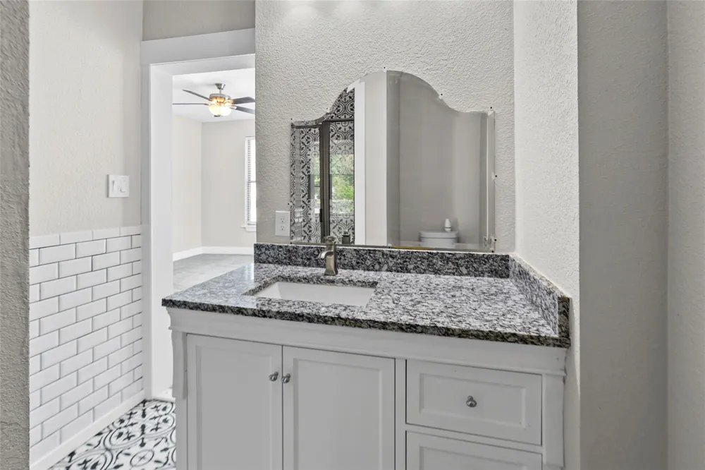 419 W 5th Street Bonham, TX 75418