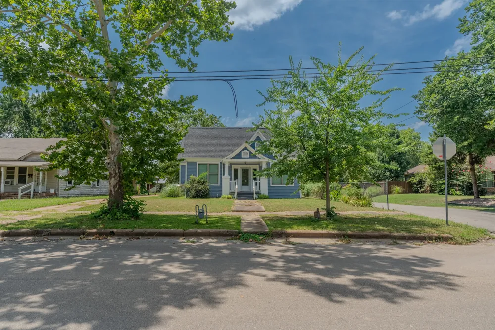 419 W 5th Street Bonham, TX 75418
