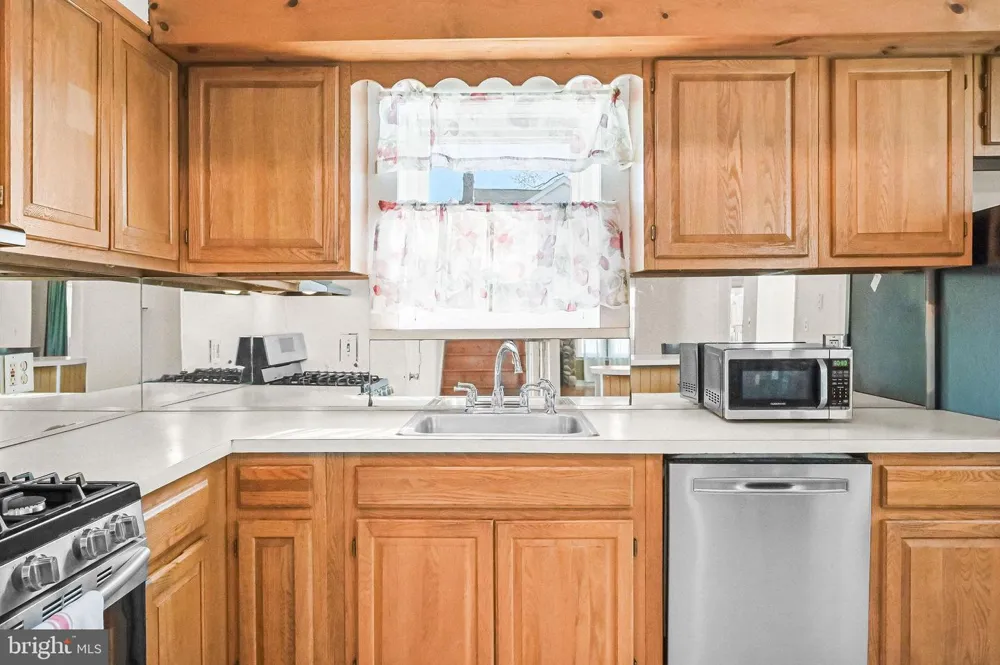 106 CHINGARORA AVENUE Keyport, NJ 07735