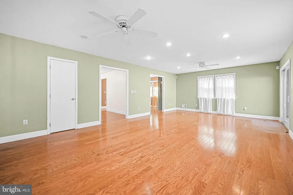 106 CHINGARORA AVENUE Keyport, NJ 07735