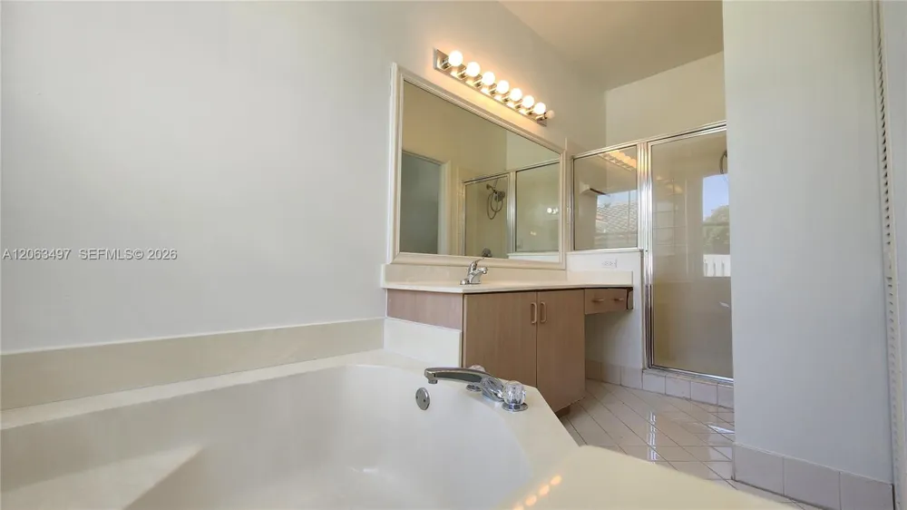 924 Falling Water Rd #924 Weston, FL 33326