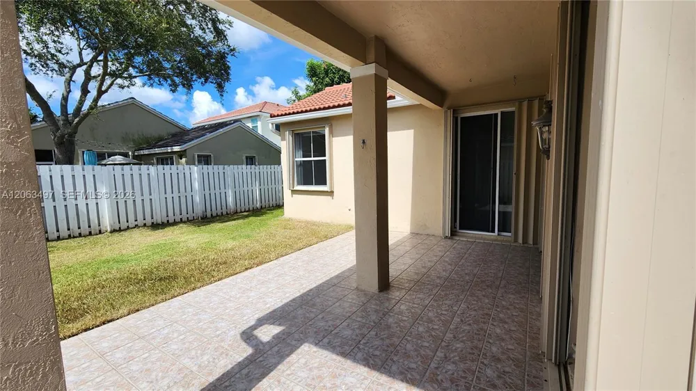 924 Falling Water Rd #924 Weston, FL 33326