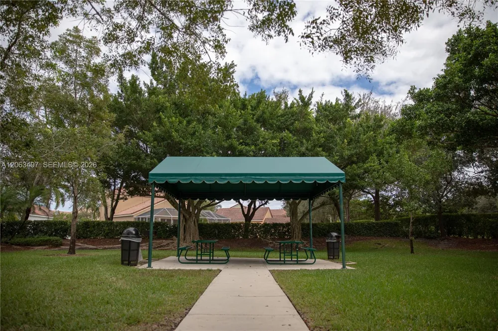 924 Falling Water Rd #924 Weston, FL 33326