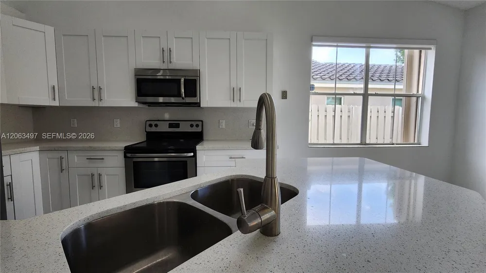 924 Falling Water Rd #924 Weston, FL 33326
