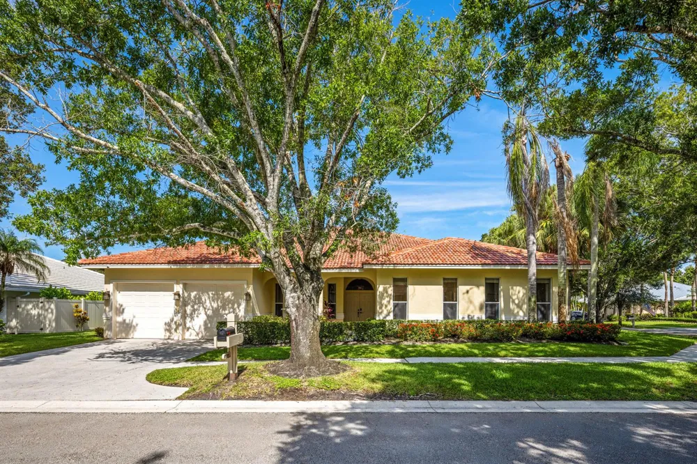 18951 Painted Leaf Court Jupiter, FL 33458