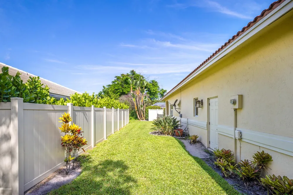 18951 Painted Leaf Court Jupiter, FL 33458