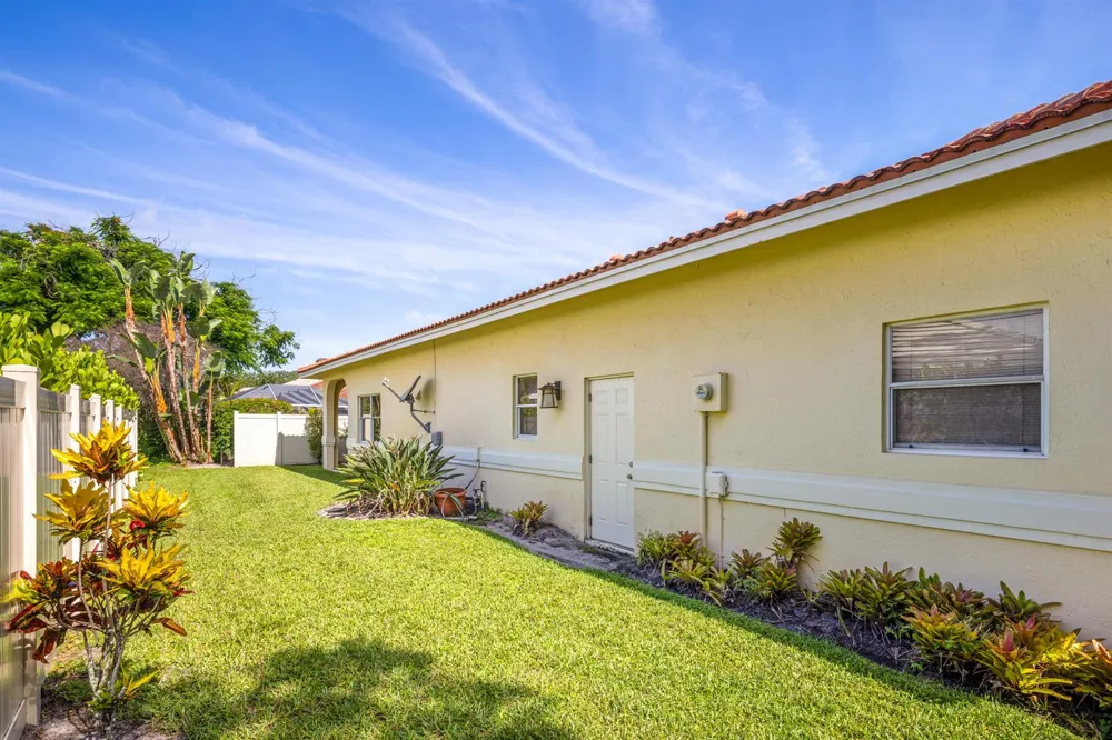 18951 Painted Leaf Court Jupiter, FL 33458