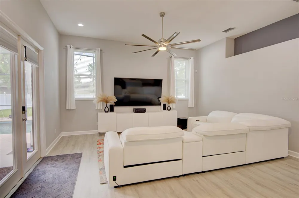 2407 FOLIAGE OAK TERRACE Oviedo, FL 32766