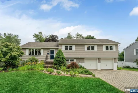 48 Andover Drive
