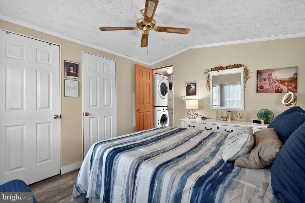 4 SOUTH DRIVE East Windsor, NJ 08520