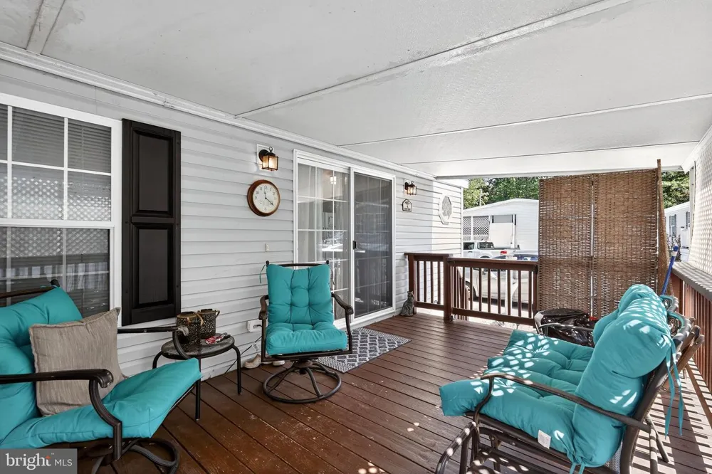 4 SOUTH DRIVE East Windsor, NJ 08520