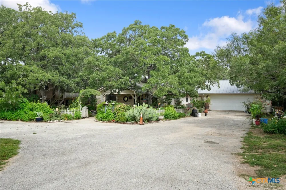 3413 Fm 1185 Lockhart, TX 78644