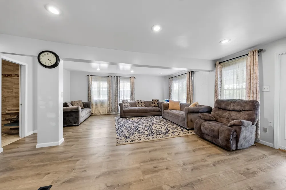 8410 W Newburg Road Carleton, MI 48117