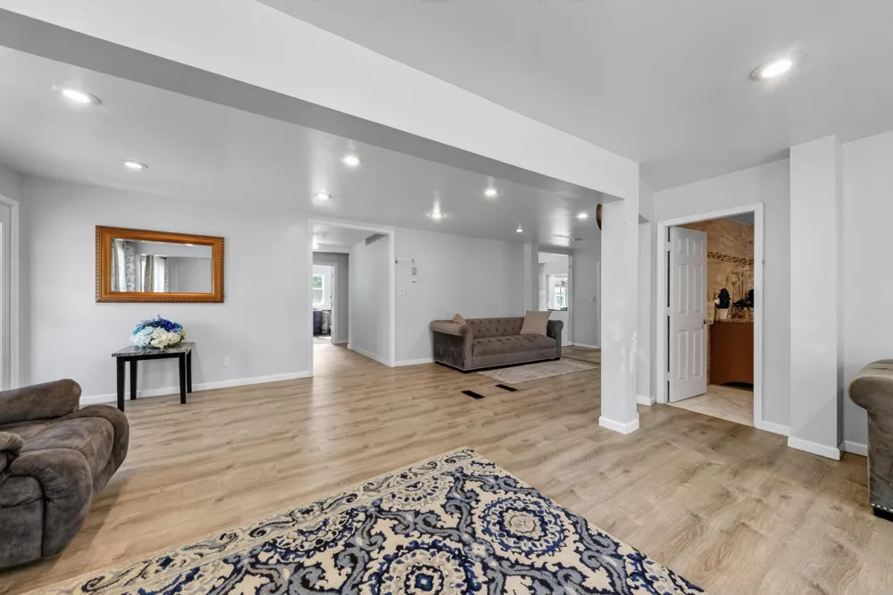 8410 W Newburg Road Carleton, MI 48117
