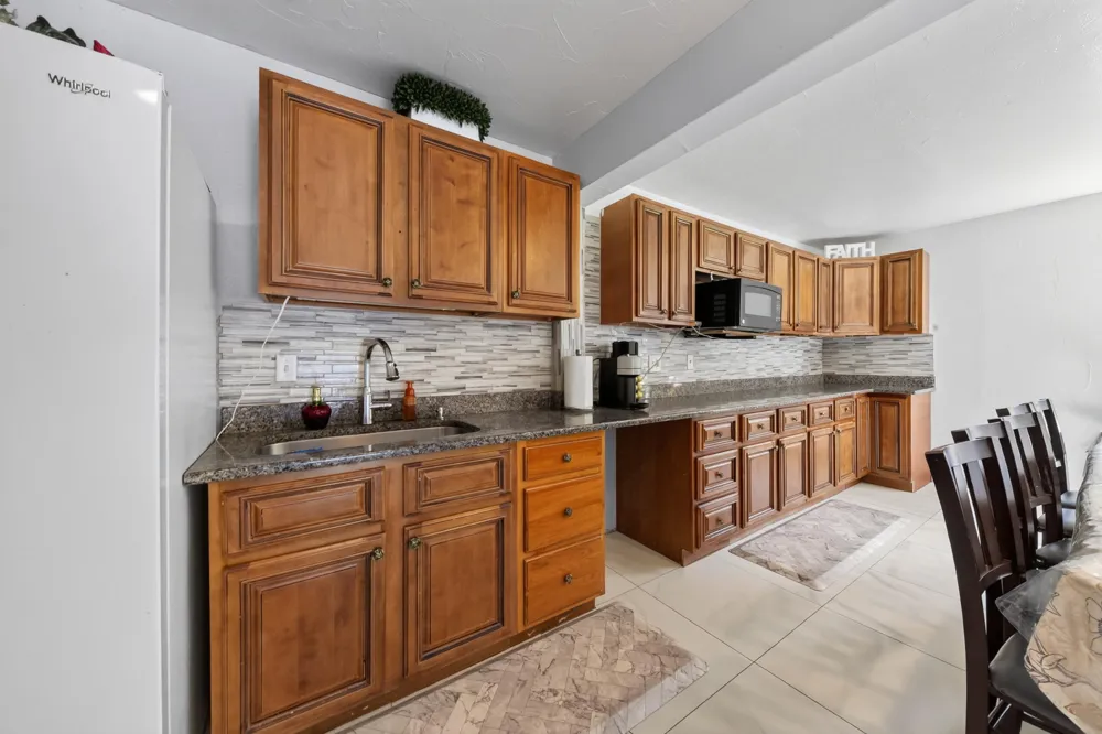 8410 W Newburg Road Carleton, MI 48117