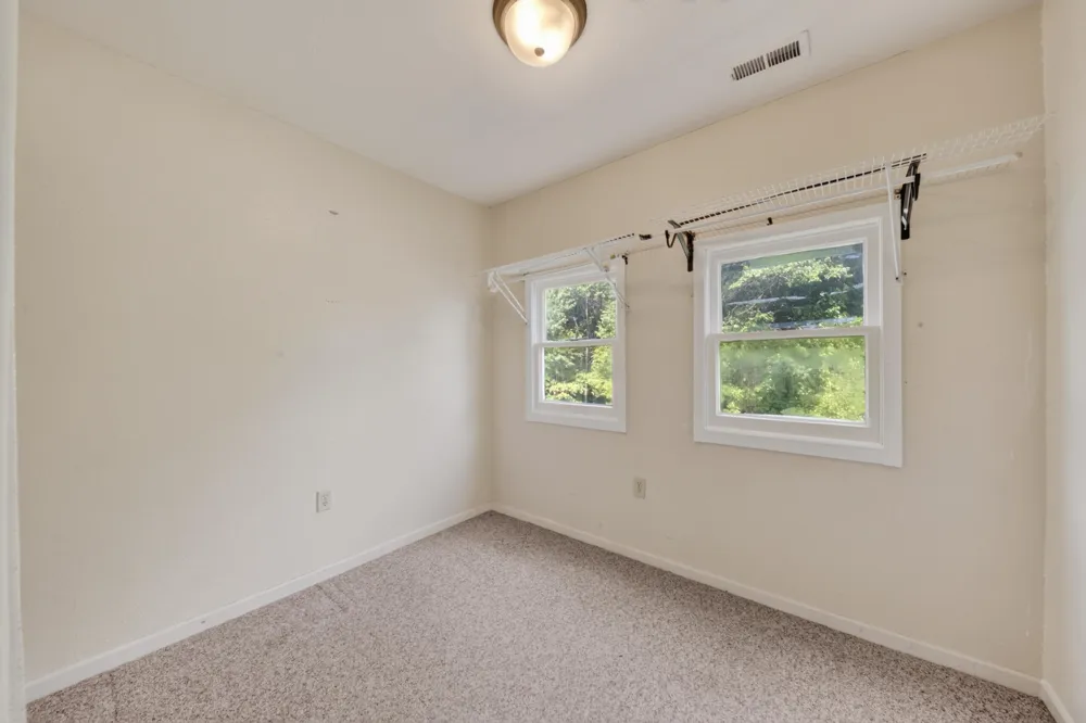 8410 W Newburg Road Carleton, MI 48117