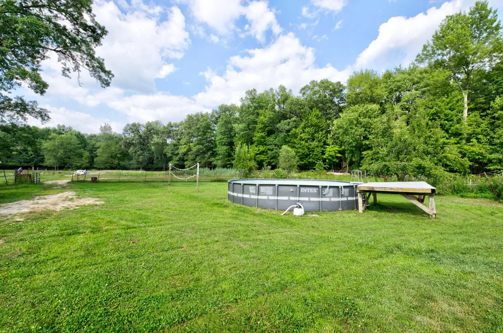 8410 W Newburg Road Carleton, MI 48117