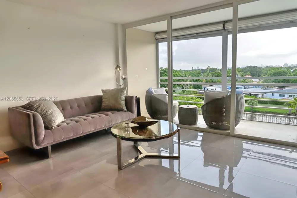 16850 S Glades Dr #5C North Miami Beach, FL 33162