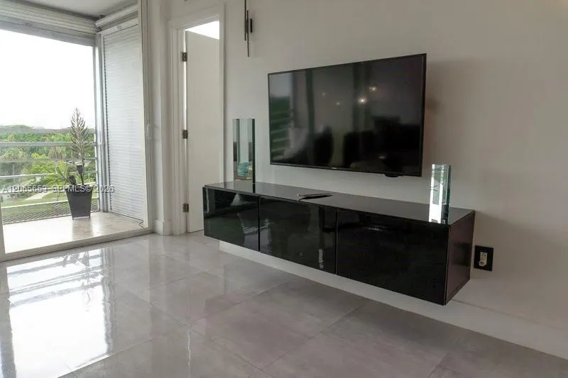16850 S Glades Dr #5C North Miami Beach, FL 33162