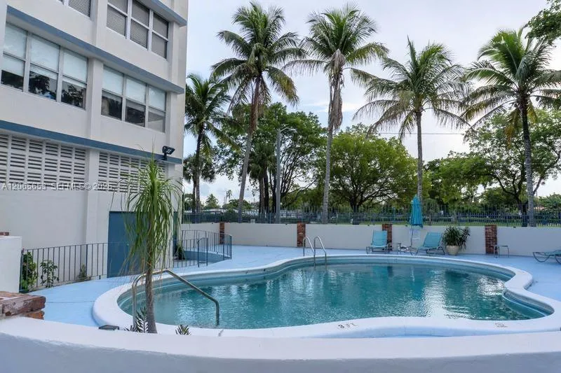 16850 S Glades Dr #5C North Miami Beach, FL 33162