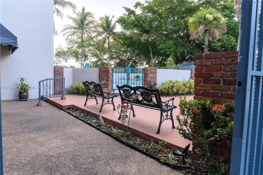 16850 S Glades Dr #5C North Miami Beach, FL 33162