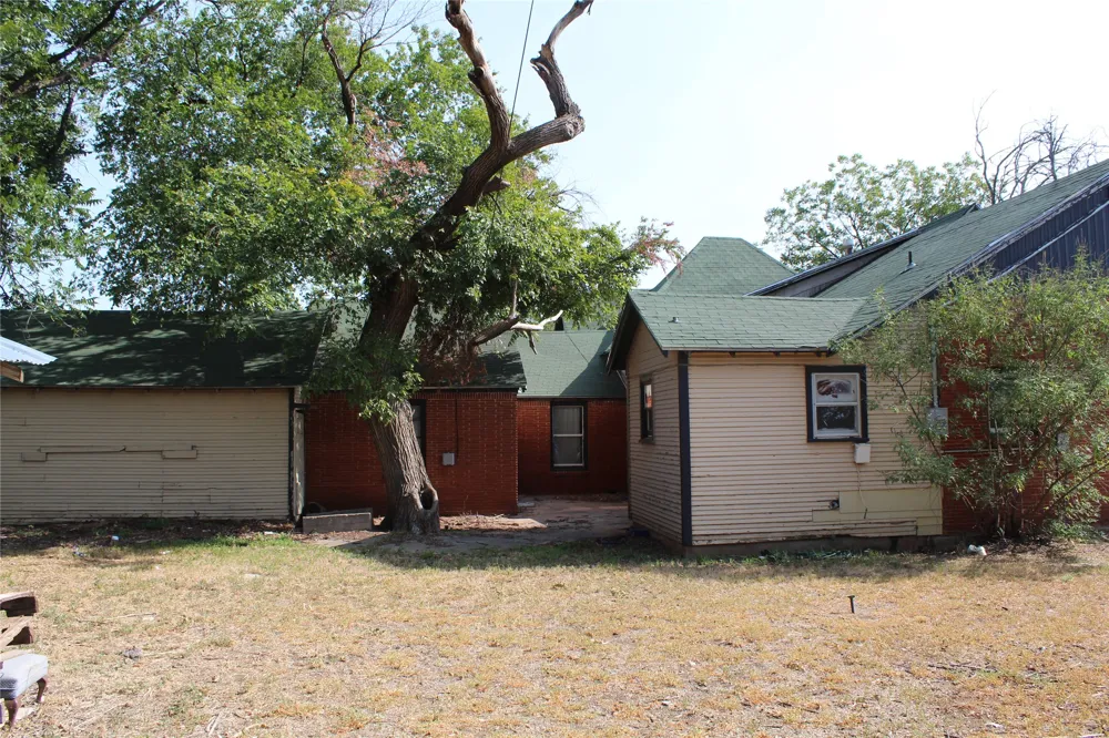 400 E Main Street Knox City, TX 79529