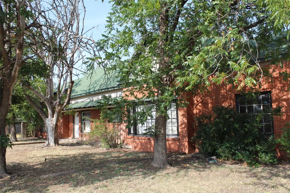 400 E Main Street Knox City, TX 79529