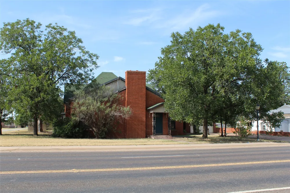 400 E Main Street Knox City, TX 79529