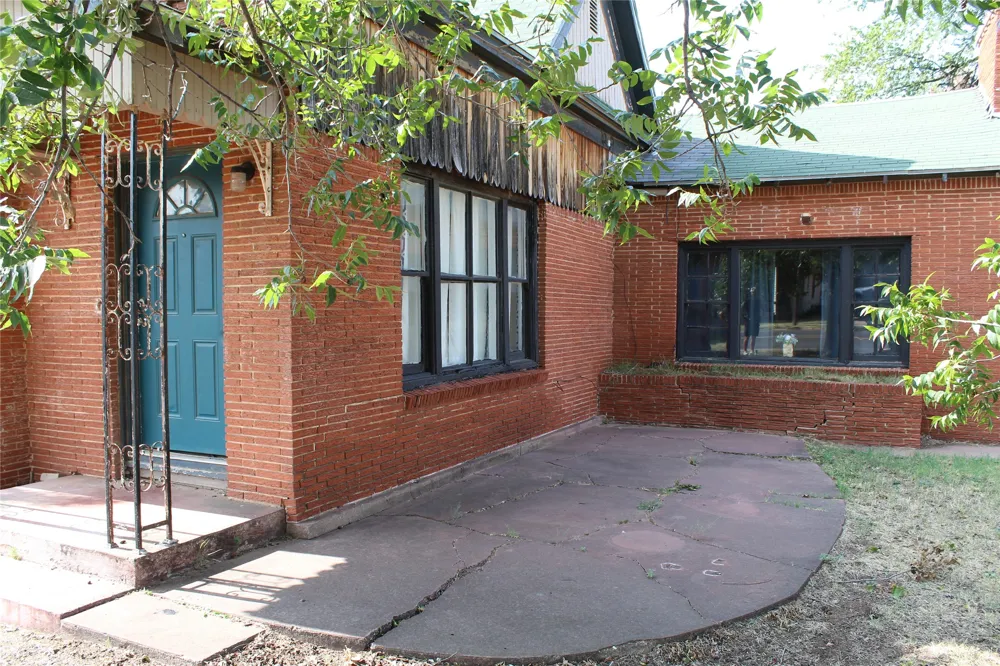 400 E Main Street Knox City, TX 79529