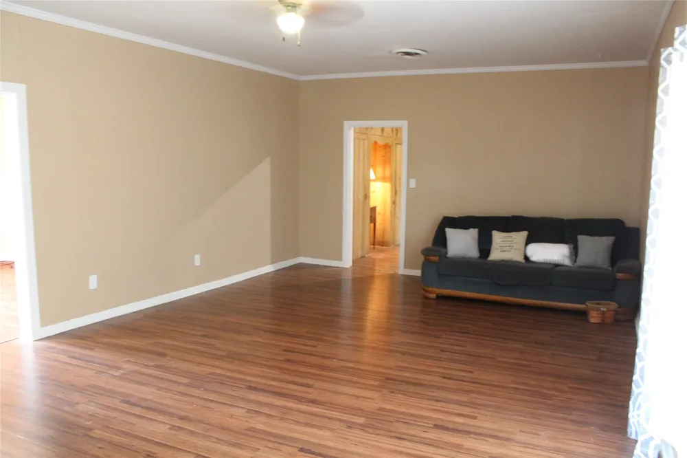 400 E Main Street Knox City, TX 79529