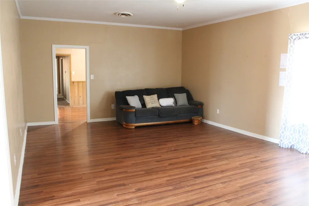 400 E Main Street Knox City, TX 79529
