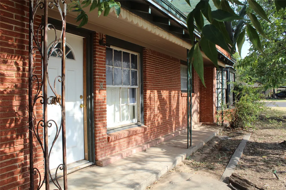400 E Main Street Knox City, TX 79529