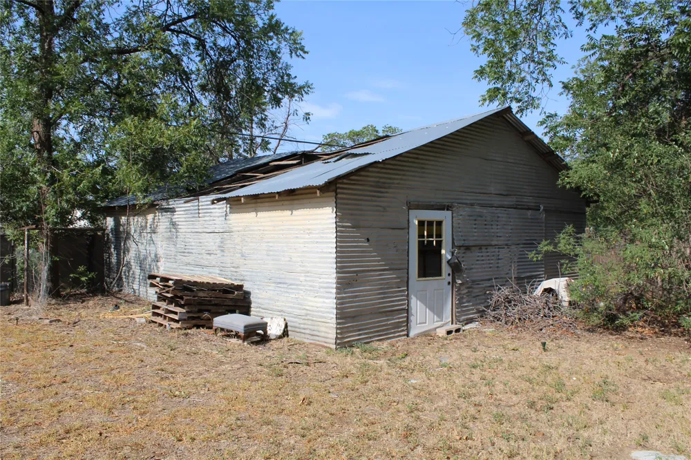 400 E Main Street Knox City, TX 79529