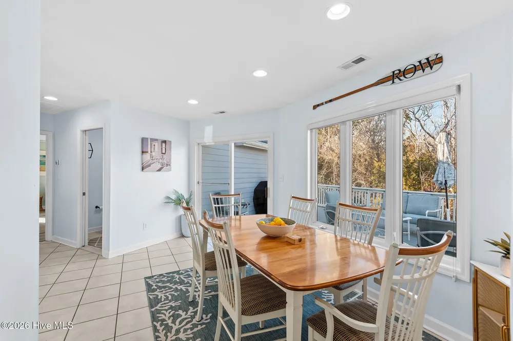 312 Pine Knoll Circle Pine Knoll Shores, NC 28512
