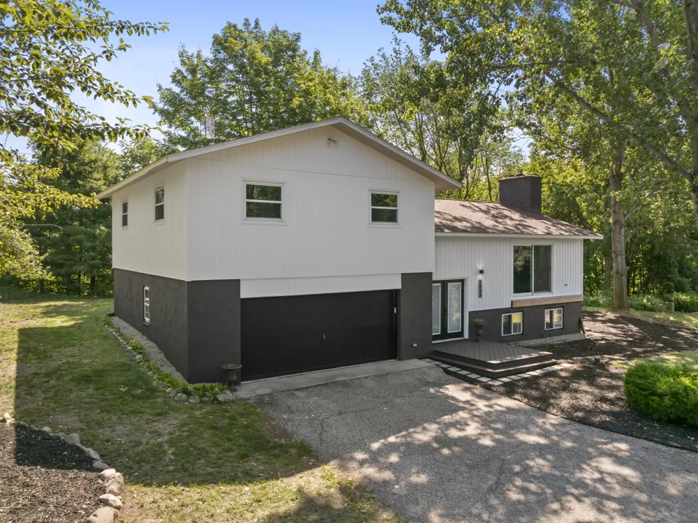 1044 Eden Hill Road Benzonia Township, MI 49617