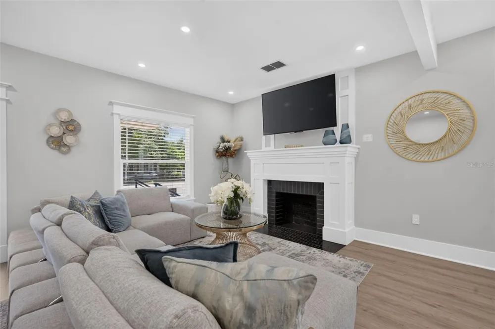 413 W PRINCETON STREET Orlando, FL 32804