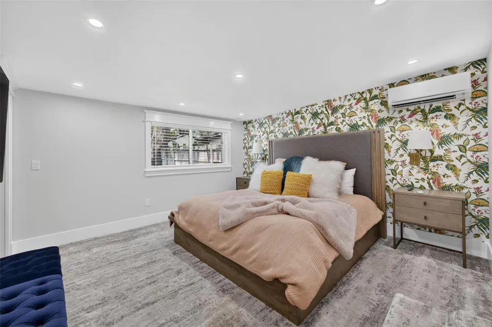 413 W PRINCETON STREET Orlando, FL 32804