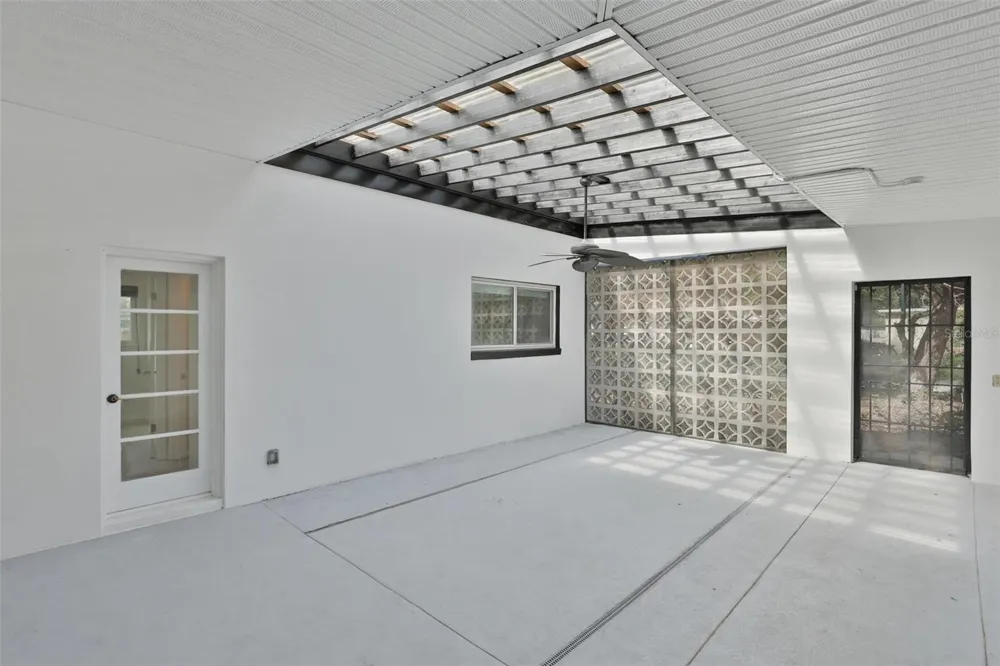 704 E RIVER DRIVE Tampa, FL 33617
