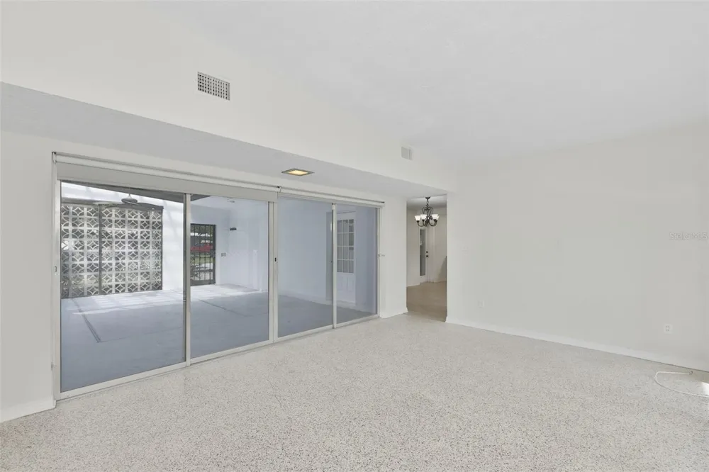 704 E RIVER DRIVE Tampa, FL 33617